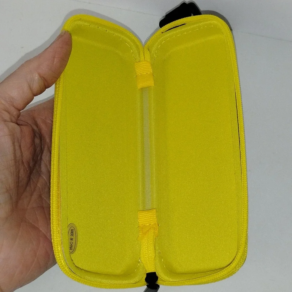NEW - Kids Nickelodeon Spongebob Squarepants Eyeglasses Sunglasses Case W/ Clip